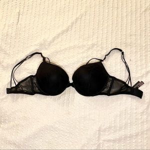 Victoria’s Secret 36DDD Very Sexy black strappy push-up bra 💕
